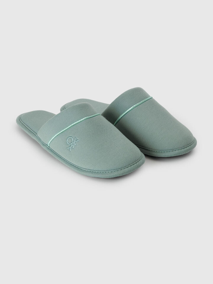 SLIPPERS image number 2